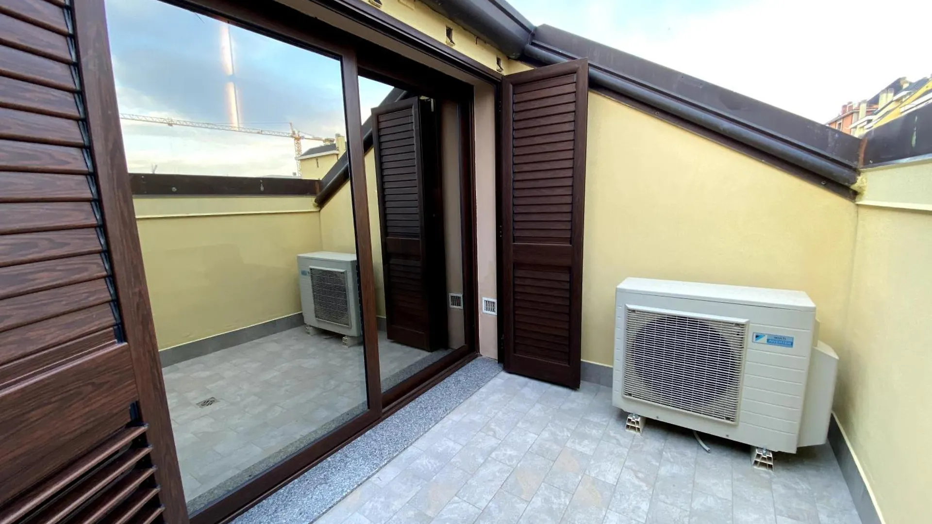 Apartment Cotton Flower} Attico 15 Minuti Da Malpensa Mxp Busto Arsizio